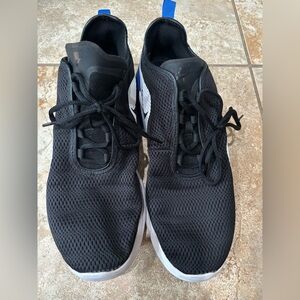 Nike air max motion Men's Black and White Athletic Shoes